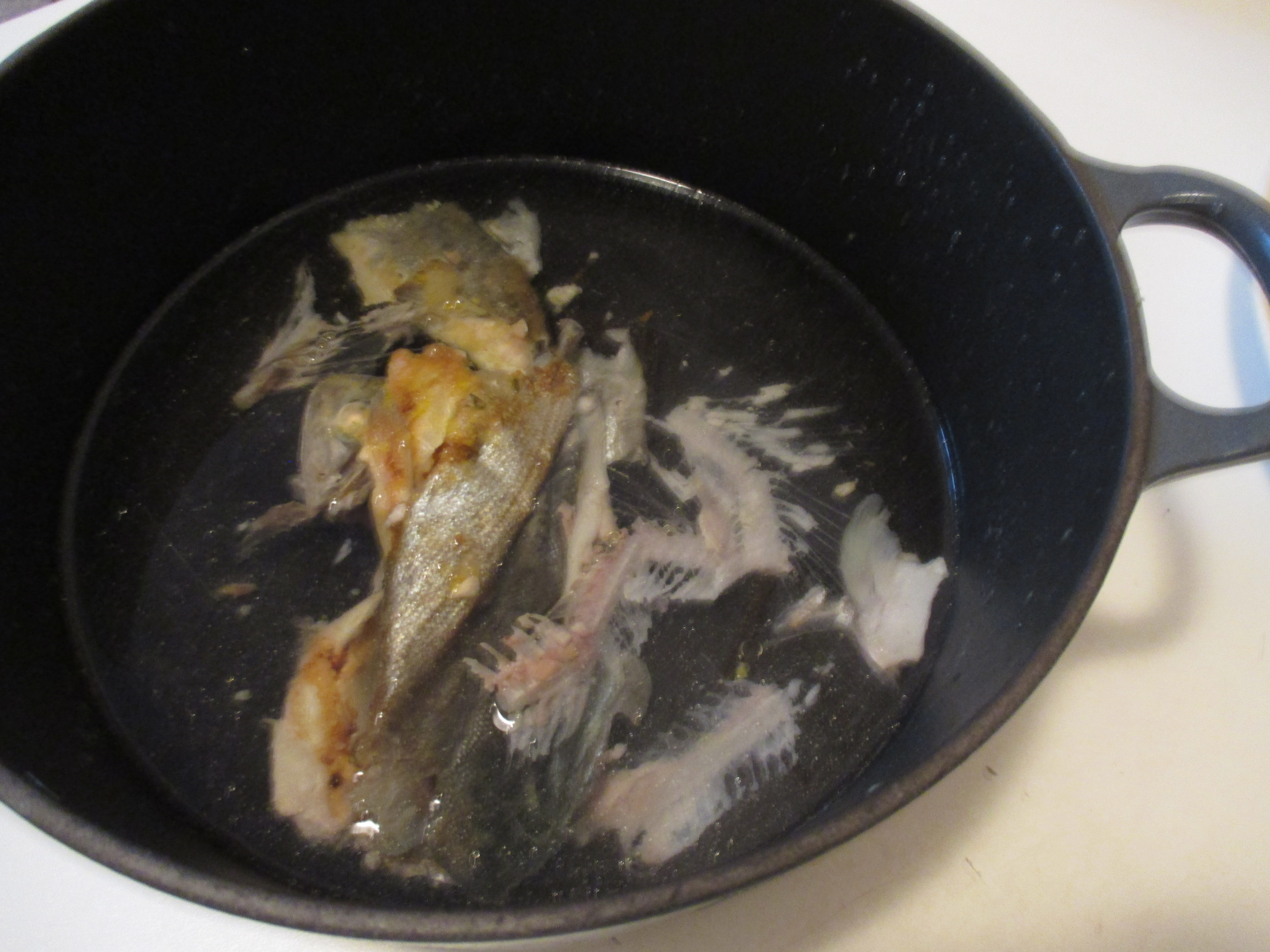Fischbrühe Fischbrühe